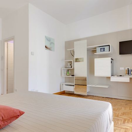 Dolce Luxury Rooms Рим Екстер'єр фото