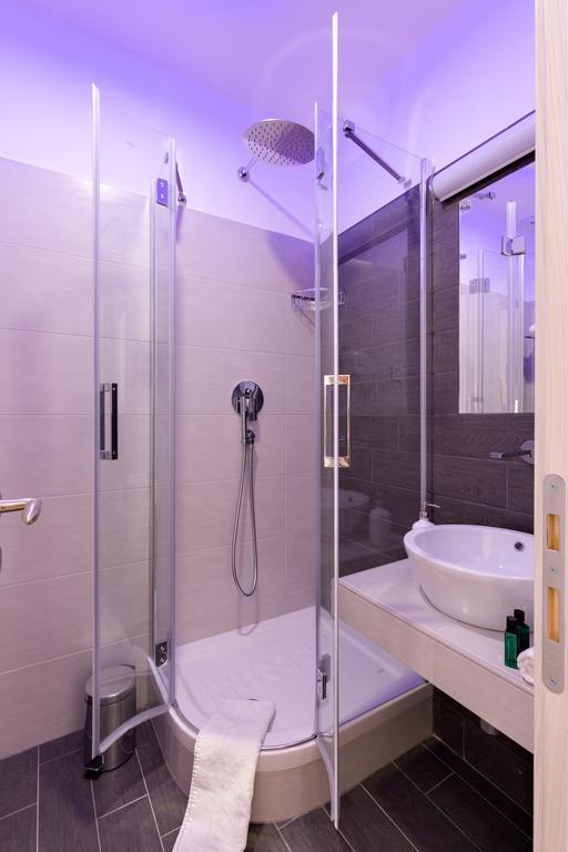 Dolce Luxury Rooms Рим Екстер'єр фото