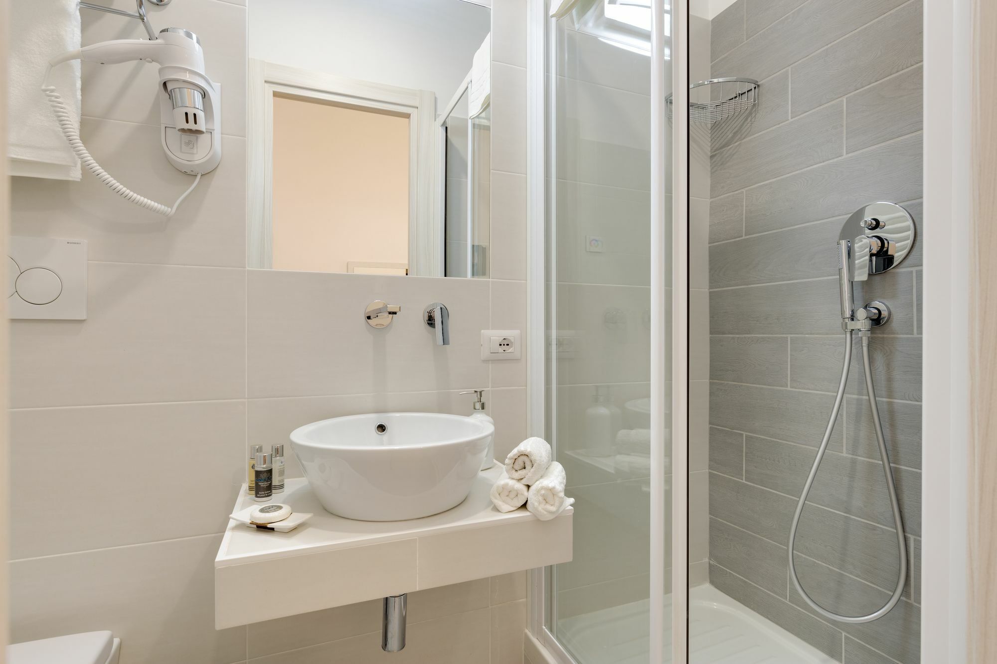 Dolce Luxury Rooms Рим Екстер'єр фото