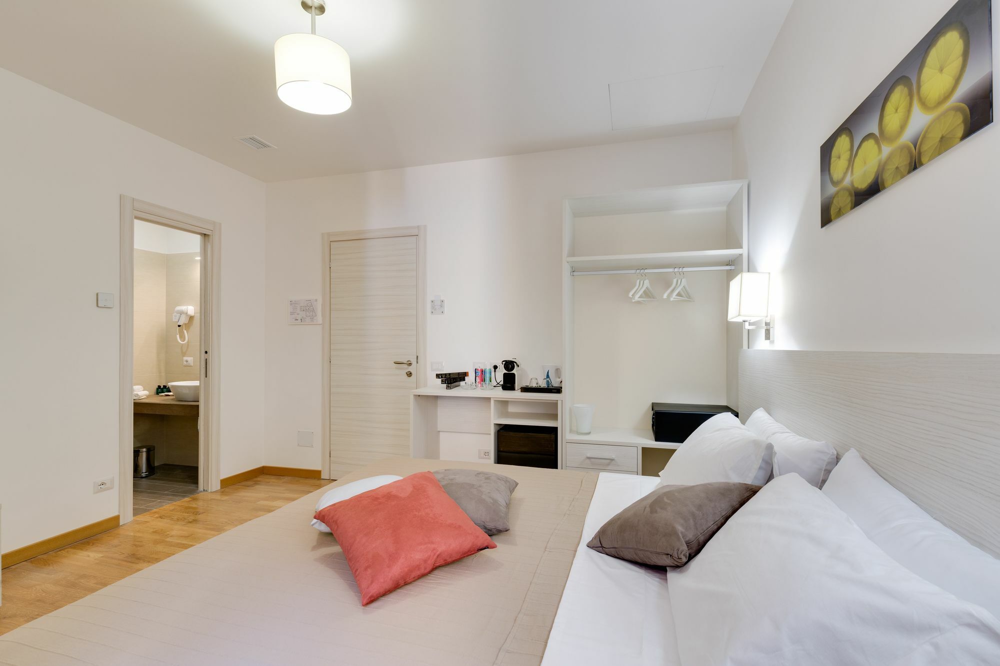 Dolce Luxury Rooms Рим Екстер'єр фото